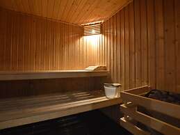 House With a Bubble Bath in Quiet Surroundings