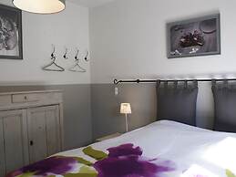 House With a Bubble Bath in Quiet Surroundings