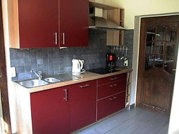 House With a Bubble Bath in Quiet Surroundings