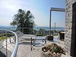 Luxurious Home With a Sauna
