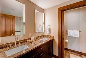 Spacious 4 Bedroom Vacation Rental in Convenient Location with Scenic 