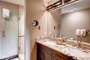 Spacious 4 Bedroom Vacation Rental in Convenient Location with Scenic 