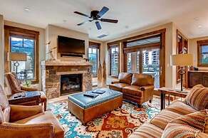 Spacious 4 Bedroom Vacation Rental in Convenient Location with Scenic 