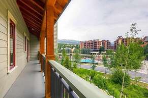 Spacious 4 Bedroom Vacation Rental in Convenient Location with Scenic 