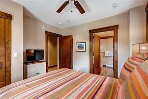 Spacious 4 Bedroom Vacation Rental in Convenient Location with Scenic 