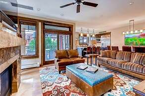 Spacious 4 Bedroom Vacation Rental in Convenient Location with Scenic 