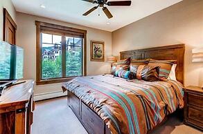 Spacious 4 Bedroom Vacation Rental in Convenient Location with Scenic 