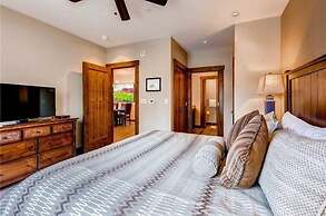 Spacious 4 Bedroom Vacation Rental in Convenient Location with Scenic 