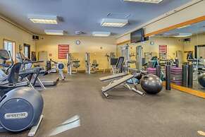 Luxury 3 Bedroom Townhouse next to Keystone Lake, Free Shuttle, Hot Tu