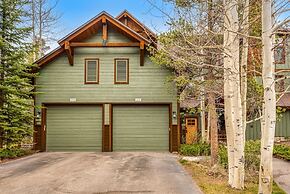 Luxury 3 Bedroom Townhouse next to Keystone Lake, Free Shuttle, Hot Tu