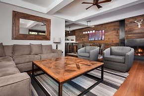 Luxury 3 Bedroom Downtown Aspen Vacation Rental With Amenities Includi