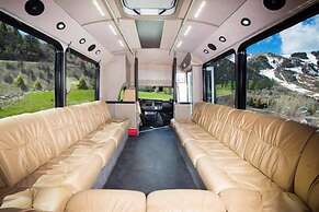 Luxury 3 Bedroom Downtown Aspen Vacation Rental With Amenities Includi