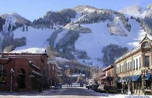 Luxury 3 Bedroom Downtown Aspen Vacation Rental With Amenities Includi