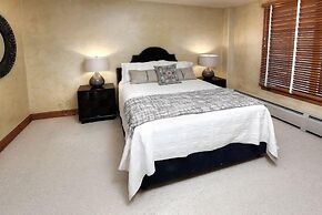 Beaver Creek Elkhorn Lodge 3 Bedroom Residence With Ski in, Ski out Ac