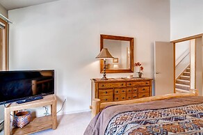 3 Bedroom Mountain Condo in Lakeside Village Near Keystone Lake with C