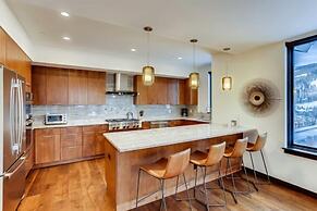 Vail Lion 3 Bedroom Mountain Vacation Rental Just Steps From the Eagle