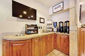 Ski in, Ski out 2 Bedroom Vacation Rental in the Heart of Lionshead Vi