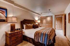 Ski in, Ski out 2 Bedroom Vacation Rental in the Heart of Lionshead Vi