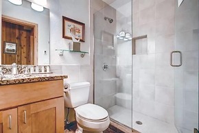 Ski in, Ski out 2 Bedroom Vacation Rental in the Heart of Lionshead Vi