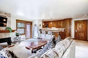 Ski in, Ski out 1 Bedroom Vacation Rental in the Heart of Lionshead Vi