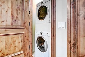 Luxury Ski-in, Ski-out 1 Bedroom Residence in Lionshead Village at Vai