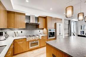 Vail Lion 2 Bedroom Mountain Vacation Rental Just Steps From the Eagle