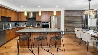 Vail Lion 2 Bedroom Mountain Vacation Rental Just Steps From the Eagle