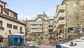 Ski, in Ski out 3 Bedroom Vacation Condo with Resort Amenities