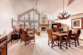 Ski, in Ski out 3 Bedroom Vacation Condo with Resort Amenities