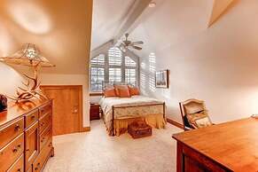 Ski, in Ski out 3 Bedroom Vacation Condo with Resort Amenities