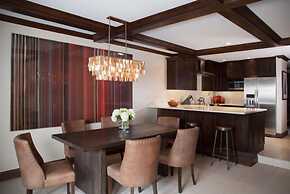 Luxury 2 Bedroom Downtown Aspen Vacation Rental With Access to a Heate