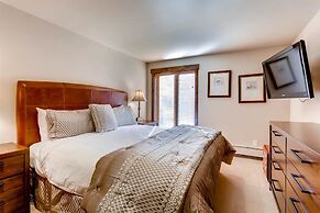 Luxury Ski In, Ski Out 1 Bedroom Condo in Lionshead Village