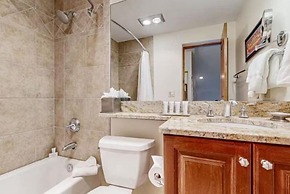 Luxury Ski In, Ski Out 1 Bedroom Condo in Lionshead Village