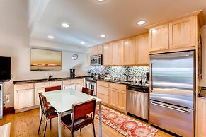 Luxury Ski In, Ski Out 1 Bedroom Condo in Lionshead Village