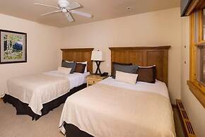 3 Bedroom Mountain Residence in the Heart of Aspen With Amenities Incl