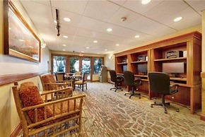 Ski in, Ski out Studio Condo in the Heart of Lionshead Village with Ho