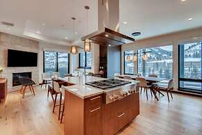 Vail Lion 1 Bedroom Mountain Vacation Rental Just Steps From the Eagle