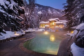 2 Bedroom Mountain Residence in the Heart of Aspen With Amenities Incl