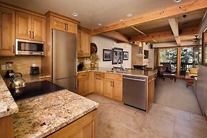 2 Bedroom Mountain Residence in the Heart of Aspen With Amenities Incl