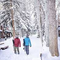 2 Bedroom Mountain Residence in the Heart of Aspen With Amenities Incl