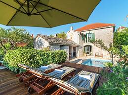 Authentic Villa With Pool on the Island of Brac, Near the Beach