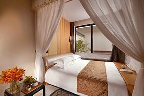 Slender West Lake Hot Spring Resort