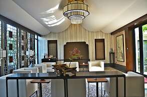 Slender West Lake Hot Spring Resort