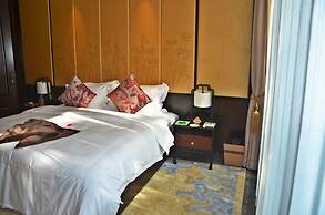 Slender West Lake Hot Spring Resort