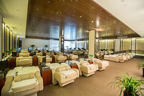 Slender West Lake Hot Spring Resort