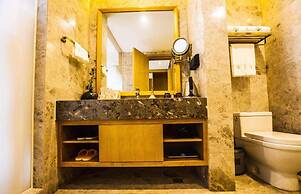 Slender West Lake Hot Spring Resort