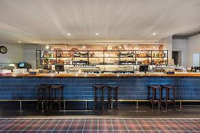 College Lawn Hotel - Hostel