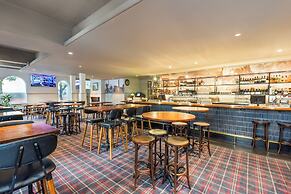 College Lawn Hotel - Hostel