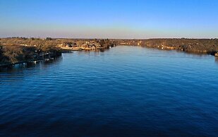 Vaal River YOLO Spaces – Vaal River Bush Lodge