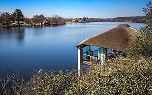 Vaal River YOLO Spaces – Vaal River Bush Lodge